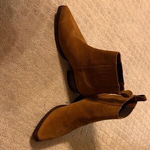 Tecovas Women's Suede Western Chelsea Boot in Tan Suede- LIKE NEW